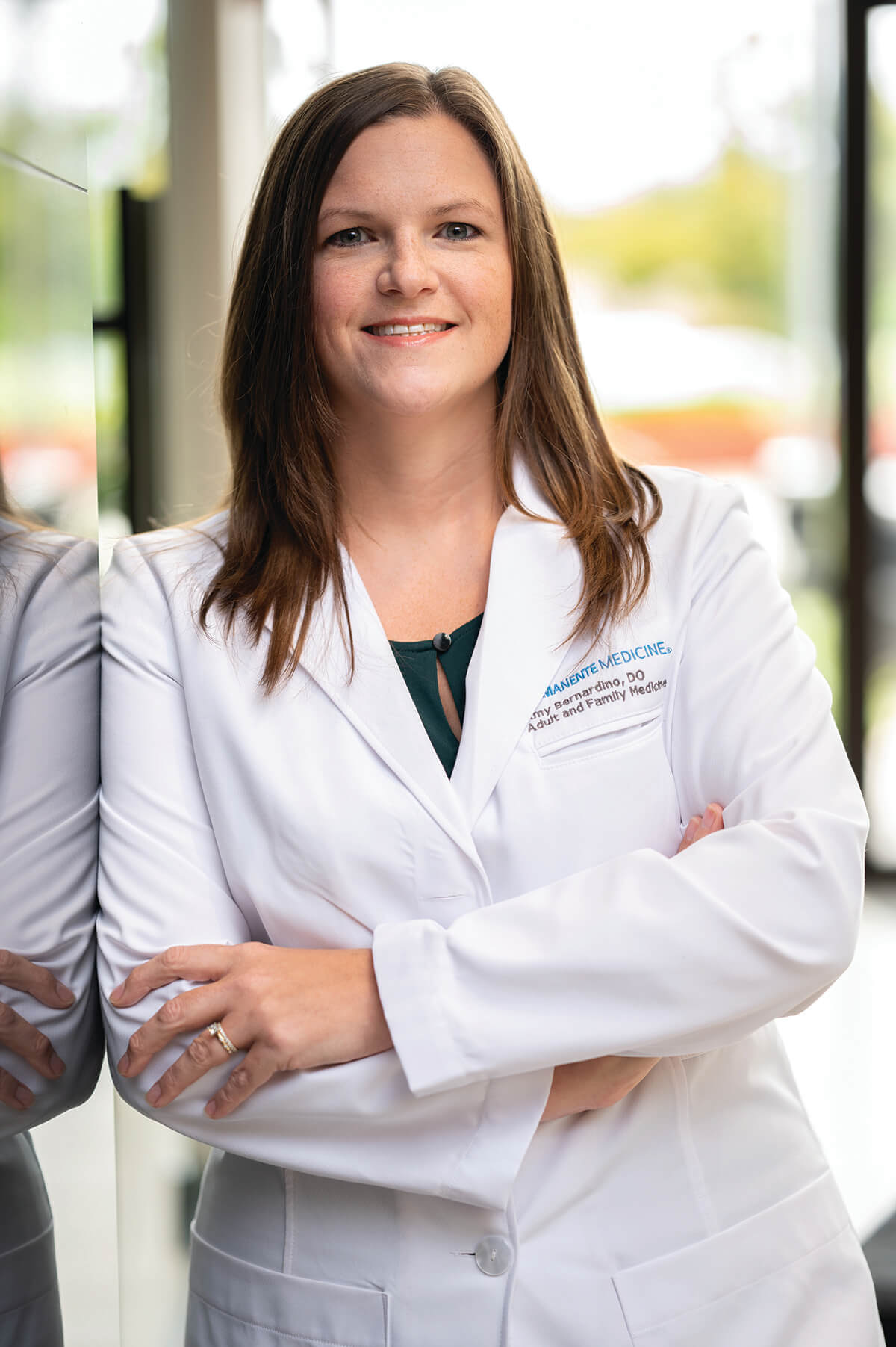 Portrait of Dr. Jennifer, medical professional at the Doctor practice in Los Angeles